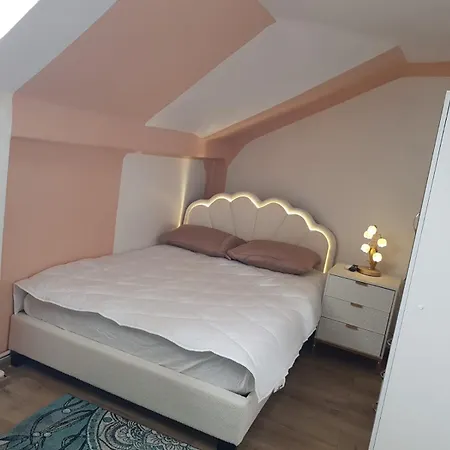 Homesweethome Carol Park Apartment Bucharest
